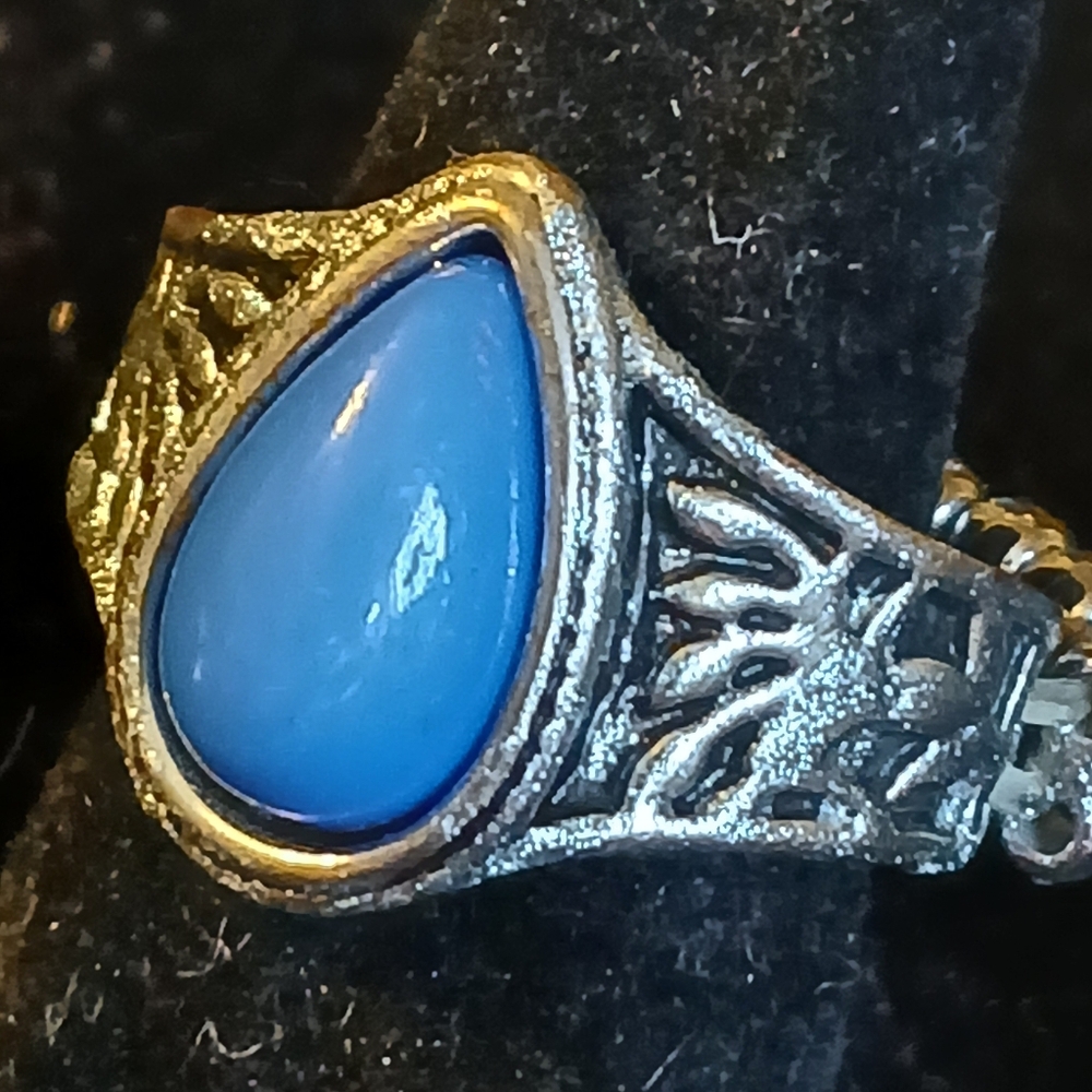Paparazzi Stretch Ring Silvertone With Blue Cabochon Stone